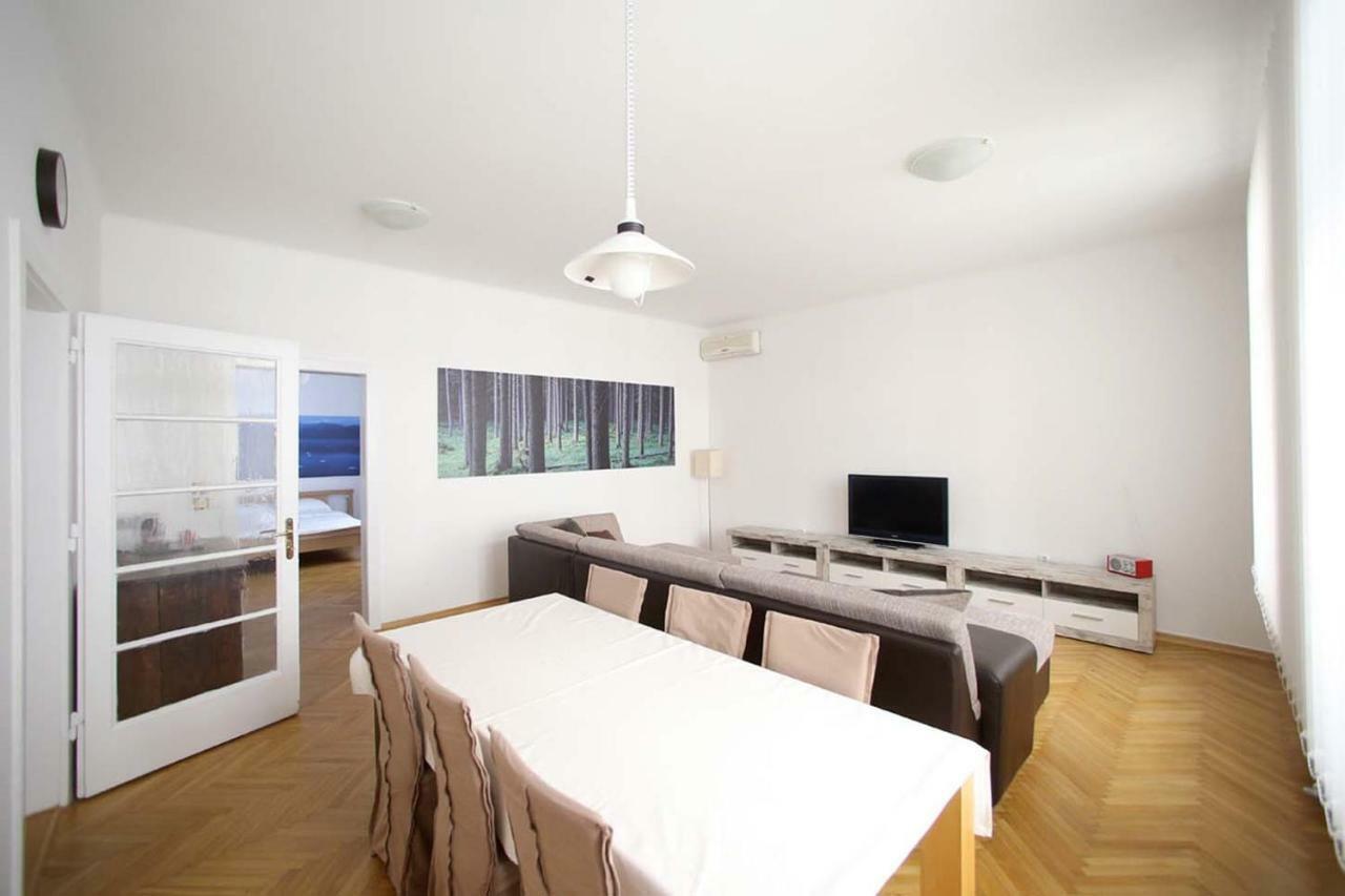 Skyscraper Apartment Tour As Ljubljana Bagian luar foto