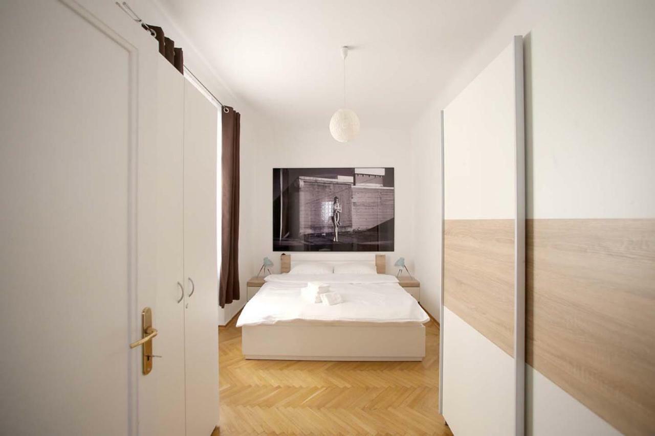 Skyscraper Apartment Tour As Ljubljana Bagian luar foto